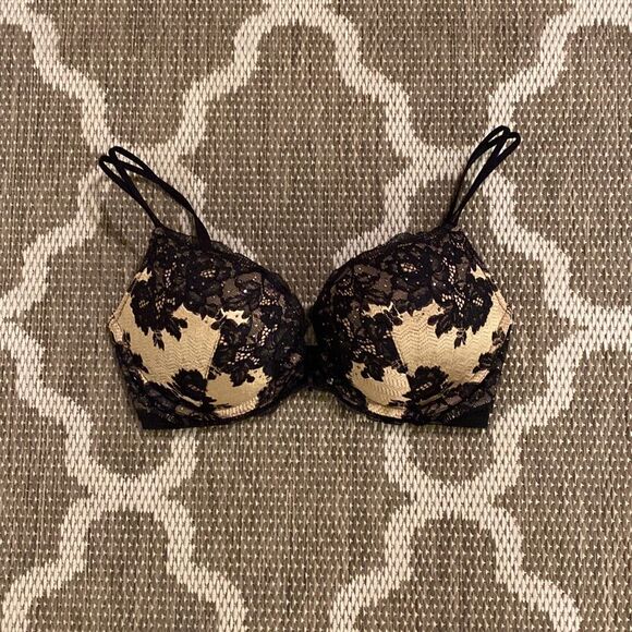 Victoria’s Secret push-up bra size 34DD - Picture 1 of 9
